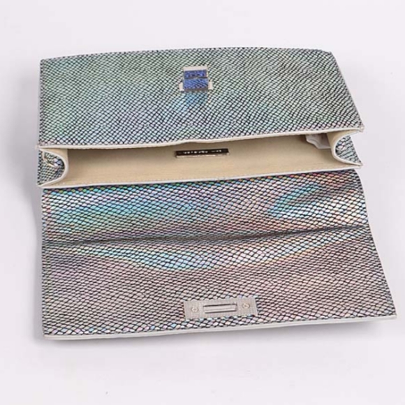 Holographic Clutch - Picture 2 of 3